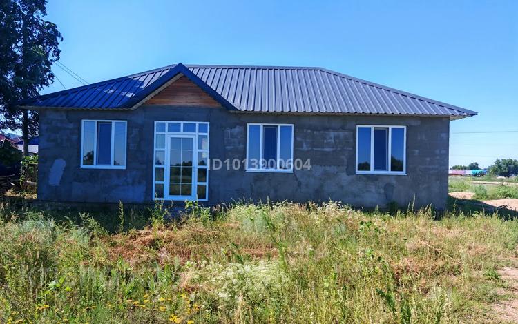 Отдельный дом · 2 комнаты · 65 м² · 2 сот., жилой массив Кызылжар — На против резиденций. На повороте в Кызылжар за 13 млн ₸ в Актобе — фото 2