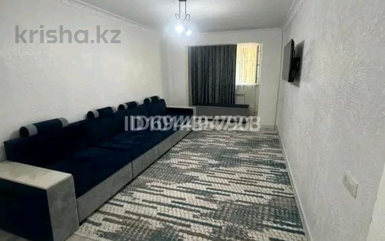 3-комнатная квартира · 65 м² · 2/5 этаж, 8-й микрорайон 16 — Аскарова24 за 15 000 ₸ в Шымкенте, Туран р-н — фото 2
