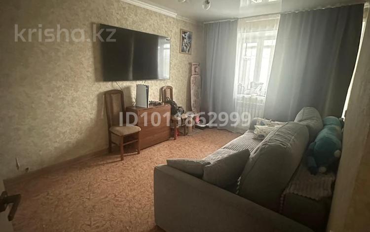 2-комнатная квартира · 49.8 м² · 2/3 этаж, Пришахтинск, Кемеревская 38 за 15.5 млн ₸ в Караганде, Алихана Бокейханова р-н — фото 2