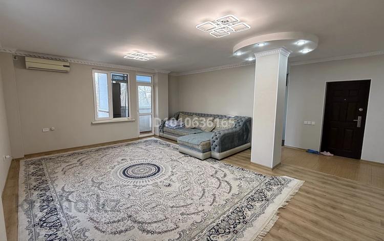 4-бөлмелі пәтер · 180 м² · 2/4 қабат, Абулхайыр хан 7а — Район депо, бағасы: 45 млн 〒 в Уральске — фото 2