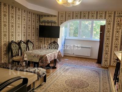 3-комнатная квартира · 70 м² · 2/5 этаж, мкр 8, Братьев Жубановых 287 — 101 стрелковой бригады за 2 000 〒 в Актобе