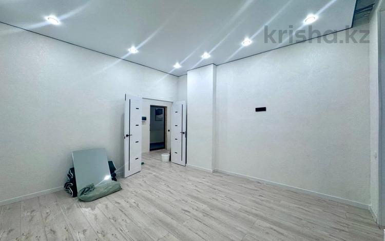 1-комнатная квартира · 49 м² · 8/9 этаж, Жубан Молдагалиев 1 за 30 млн ₸ в Астане, Нура р-н — фото 9