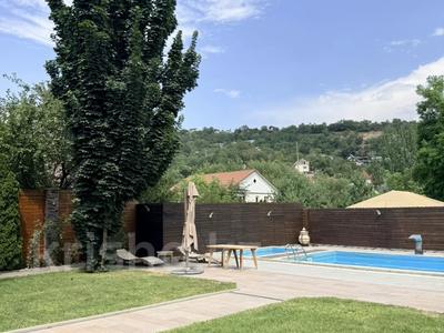 Отдельный дом · 6 комнат · 500 м² · 8 сот., мкр Коктобе — Найманбаева за 295 млн ₸ в Алматы, Медеуский р-н
