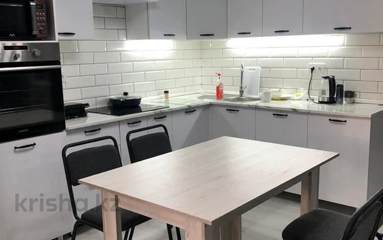 2-комнатная квартира · 50 м² · 1/10 этаж, Толе би 285/8 — Сайран за 250 000 ₸ в Алматы, Ауэзовский р-н — фото 2
