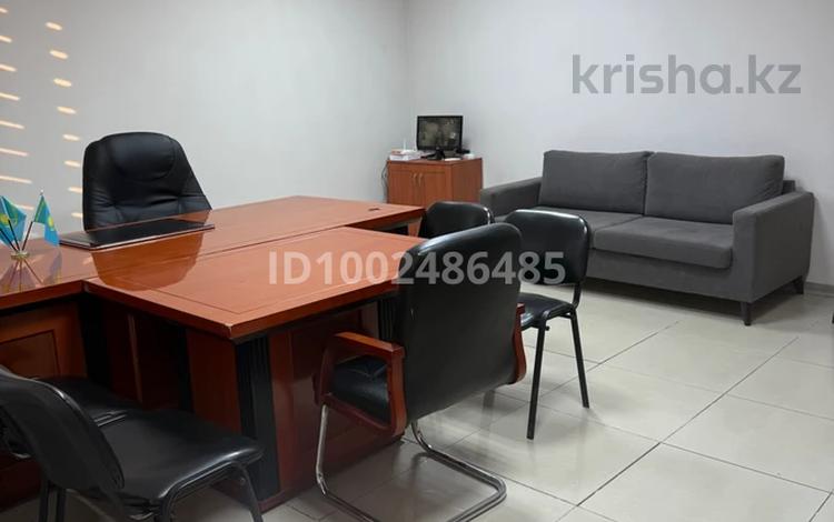 Офисы · 50 м² за 180 000 ₸ в Шымкенте, Аль-Фарабийский р-н — фото 2