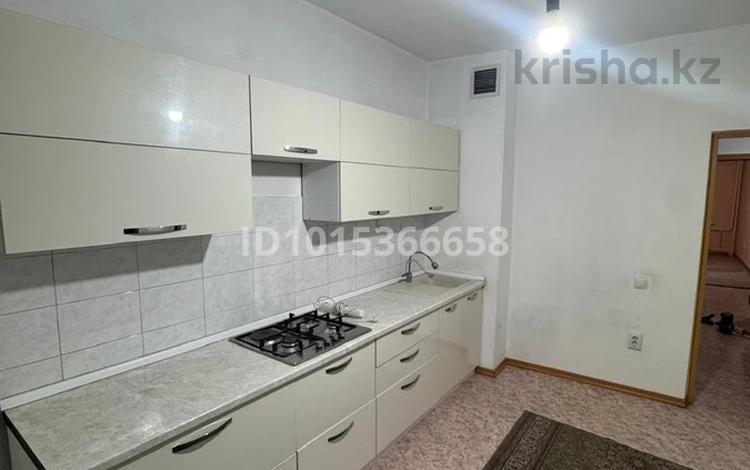 3-бөлмелі пәтер · 90 м² · 2/5 қабат, 10 лет независимости 45, бағасы: 300 000 ₸ в  — фото 2