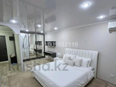 1-комнатная квартира · 45 м² · 4/9 этаж, мкр 4 38 — Мост Сырым Датова за 10 000 ₸ в Уральске