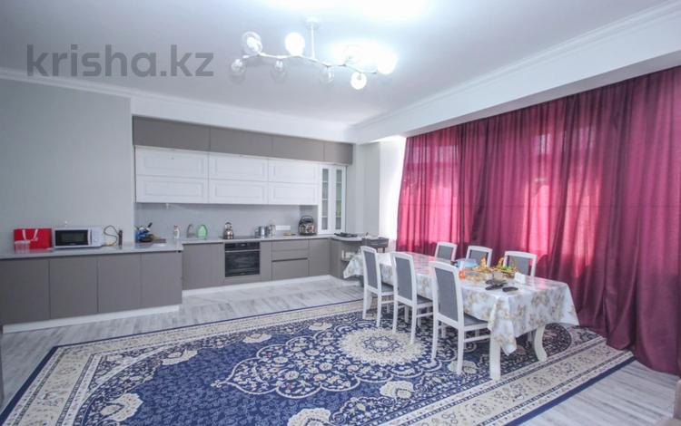 4-бөлмелі пәтер · 95 м² · 1/6 қабат, мкр Аксай-4 16б, бағасы: 60 млн ₸ в Алматы, Ауэзовский р-н — фото 12