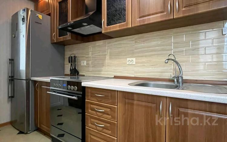 3-комнатная квартира · 90 м² · 4/18 этаж, Сарайшык 5/1 за 280 000 ₸ в Астане, Есильский р-н — фото 2