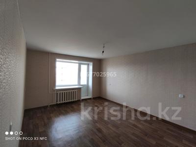 4-комнатная квартира, 76 м², 4/5 этаж, 19 мкр 327б — Шухова за 29 млн 〒 в Петропавловске