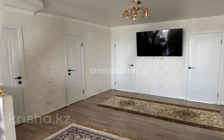3-бөлмелі пәтер · 90 м² · 4/9 қабат, мкр Болашак 131Г, бағасы: 27 млн ₸ в Актобе — фото 2