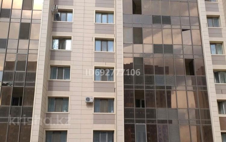 1-комнатная квартира, 39 м², 5/14 этаж помесячно, Бектурова — Туран за 160 000 〒 в Астане, Есильский р-н — фото 13