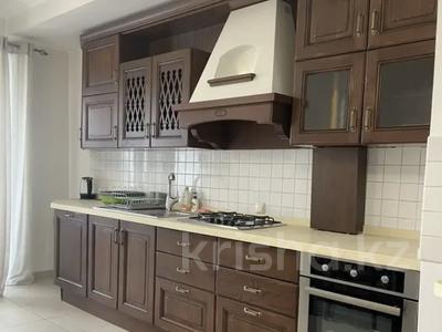 3-комнатная квартира · 135 м² · 7/9 этаж, Кабанбай батыра 51 за 700 000 ₸ в Алматы, Медеуский р-н