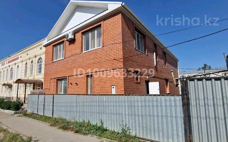 Жеке үй · 6 бөлме · 250 м² · 3 жүзд., Арынова 44 — Мясоедова, бағасы: 500 000 ₸ в Актобе, мкр Москва — фото 2