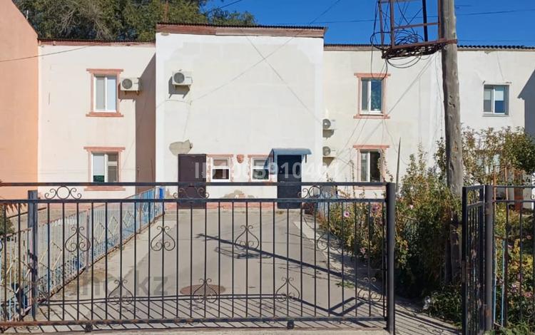 5-комнатная квартира · 90 м² · 1/2 этаж, мкр Геолог, Аккулова 11 за 19 млн 〒 в Атырау — фото 2