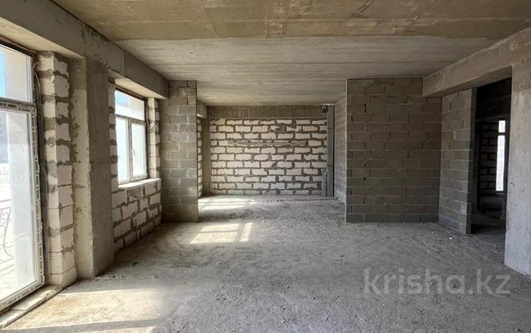 5-бөлмелі пәтер · 175 м² · 3/10 қабат, 20-й мкр 8, бағасы: 56.3 млн ₸ в Актау — фото 2