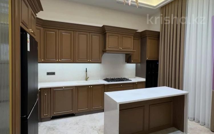 4-комнатная квартира · 255 м² · 9/9 этаж, Аль-Фараби 69в за 500 млн ₸ в Алматы, Бостандыкский р-н — фото 2