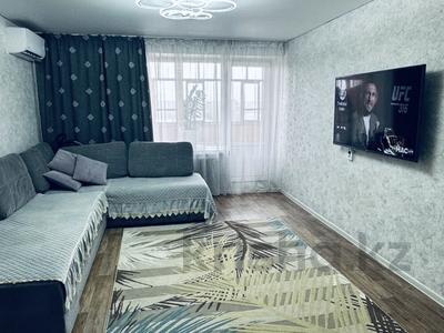 3-бөлмелі пәтер · 72 м² · 9 қабат, Кабанбай батыра 42 — Шакарима, бағасы: 32 млн ₸ в Семее