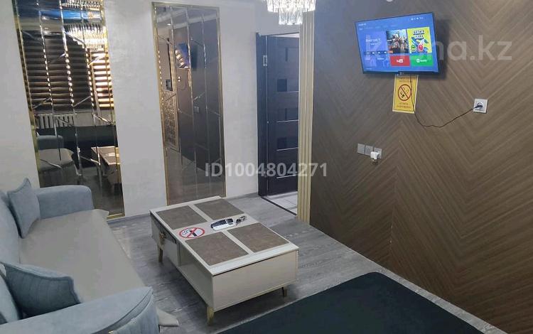 1-комнатная квартира · 33 м² · 3/5 этаж, Чайковский — Муратбаева Вип,Люкс за 12 000 〒 в  — фото 13