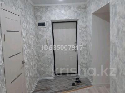 3-бөлмелі пәтер, 80 м², 9/9 қабат ай сайын, Самал 72/3, бағасы: 180 000 〒 в Уральске