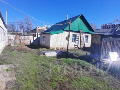 Отдельный дом · 1 комната · 49.9 м² · 10 сот., Кайрата Жумагалиева 60 за 65 млн ₸ в Уральске
