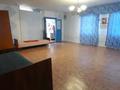 Отдельный дом · 1 комната · 49.9 м² · 10 сот., Кайрата Жумагалиева 60 за 65 млн ₸ в Уральске — фото 7