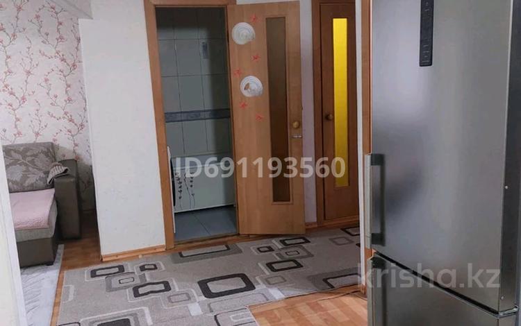 2-бөлмелі пәтер, 50 м², 4/5 қабат ай сайын, Льва Толстого 4, бағасы: 150 000 〒 в Усть-Каменогорске — фото 2