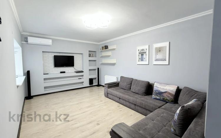 3-комнатная квартира · 100 м² · 10 этаж, Кенесары Хана 54/15 — ЗВОНИТЕ СЕМЁНУ за 399 000 ₸ в Алматы, Бостандыкский р-н — фото 2