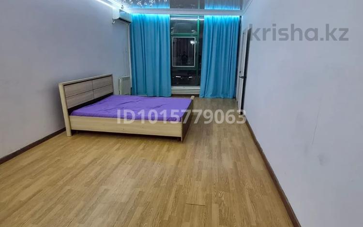 2-комнатная квартира · 70 м² · 9/25 этаж, мкр 11 112г — 11 микрорайон за 260 000 ₸ в Актобе — фото 2