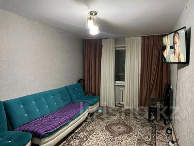 2-комнатная квартира · 65 м² · 2/5 этаж, Майкудук, Майкудук, 16й микрорайон 2 за 8 000 ₸ в Караганде, Алихана Бокейханова р-н