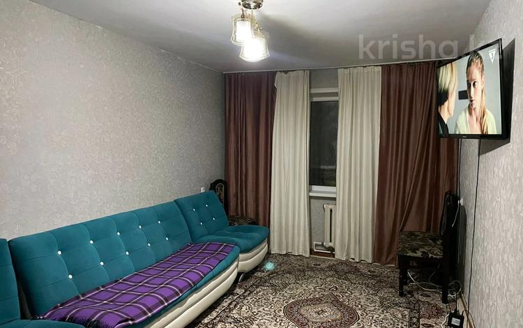 2-комнатная квартира · 65 м² · 2/5 этаж, Майкудук, Майкудук, 16й микрорайон 2 за 8 000 ₸ в Караганде, Алихана Бокейханова р-н — фото 2