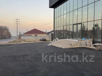 Свободное назначение, офисы, магазины и бутики, склады, общепит, салоны красоты, бани, гостиницы и зоны отдыха, медцентры и аптеки, образование, развлечения · 800 м² за 200 млн 〒 в Каскелене