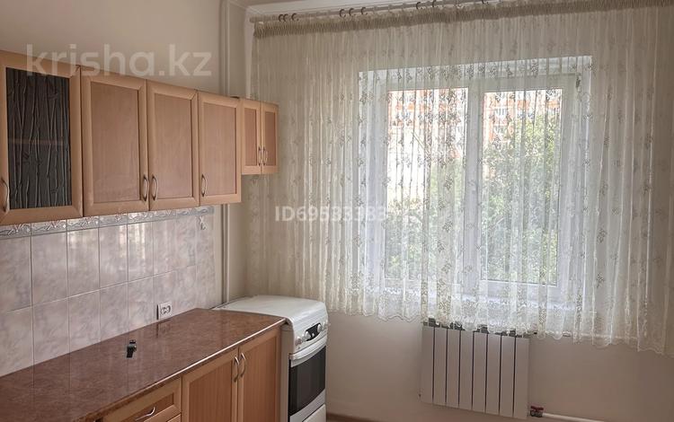 1-бөлмелі пәтер, 40 м², 5/9 қабат ай сайын, мкр Аксай-4 54, бағасы: 220 000 〒 в Алматы, Ауэзовский р-н — фото 2