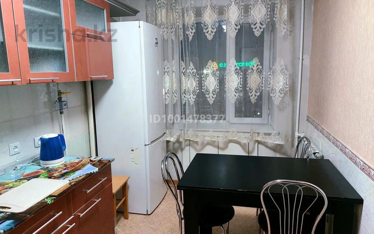 2-комнатная квартира · 50 м² · 3/9 этаж, мкр Новый Город 63/3 — Бухар-Жырау Сити Мол, ЦУМ, Абзал за 12 000 〒 в Караганде, Казыбек би р-н — фото 2