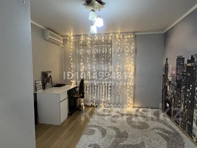 3-комнатная квартира · 70 м² · 5/5 этаж, Ескалиева 146 — Остановка Саяхат, двор находится рядом с тд «Водолей» за 250 000 ₸ в Уральске