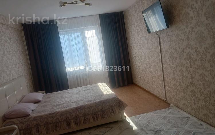 1-комнатная квартира, 42 м², 6/7 этаж посуточно, Коктем за 10 000 〒 в Талдыкоргане, мкр Коктем — фото 11
