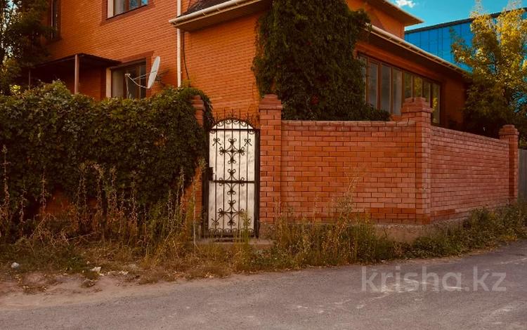 Жеке үй · 6 бөлме · 410 м² · 8 жүзд., Отешкали Атамбаева 7Д, бағасы: 83 млн ₸ в Атырау — фото 27
