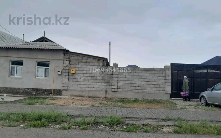 Отдельный дом • 3 комнаты • 80 м² • 10 сот., Базар Жырау 34 за 16 млн 〒 в Туркестане — фото 2