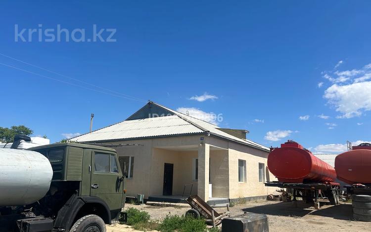 Отдельный дом · 5 комнат · 200 м² · 10 сот., Елубаев Макаш 70 за 24 млн 〒 в С.шапагатовой — фото 2