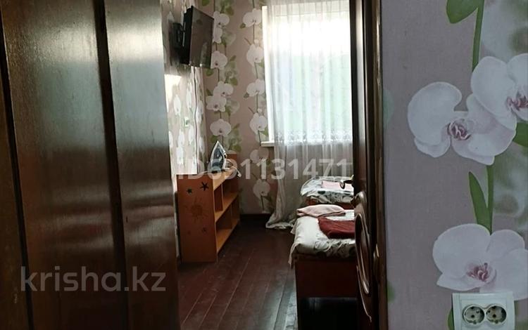 1-комнатная квартира, 25 м², 2/2 этаж помесячно, Сакена Сейфуллина 156а — Котельникова