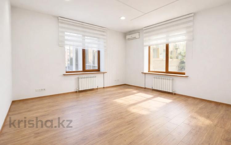 Жеке үй · 18 бөлме · 536 м², Курмангалиева 10, бағасы: 4.5 млн ₸ в Алматы, Медеуский р-н — фото 7