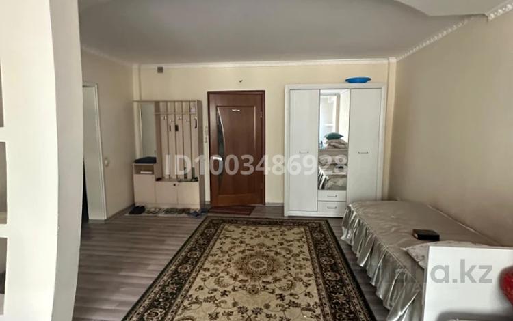 1-бөлмелі пәтер · 61 м² · 3/8 қабат, Микрорайон Алтын Ауыл 7, бағасы: 25 млн ₸ в Каскелене — фото 2