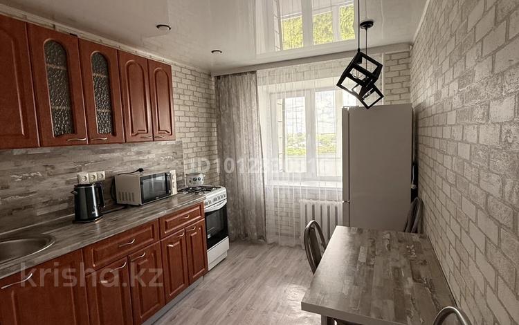 1-бөлмелі пәтер · 38 м² · 10/12 қабат, Пр Назарбаева 235, бағасы: 140 000 ₸ в Уральске — фото 2