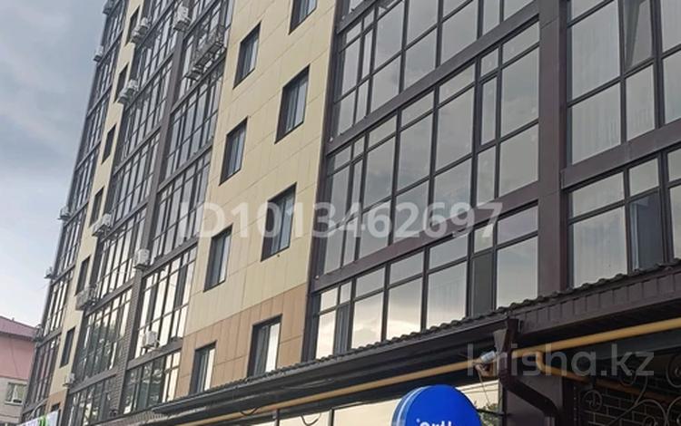 2-комнатная квартира · 64 м² · 11/11 этаж, Ульяна Громова 18 — Абулхаир Хана, Ульяна Громова за 18 000 ₸ в Уральске — фото 2