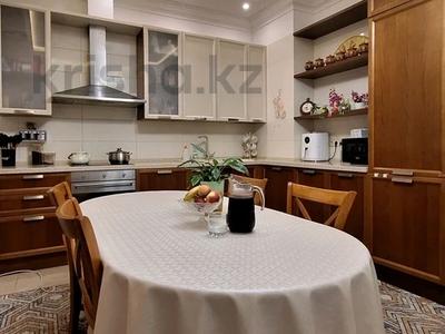 4-комнатная квартира · 154 м² · 2/6 этаж, Кабанбай Батыра 13 за 120 млн 〒 в Астане, Нура р-н