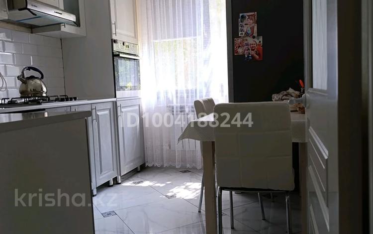 3-комнатная квартира · 64.5 м² · 3/5 этаж, Салтанат 11 — Супермаркет Нурислам за 22 млн 〒 в Таразе — фото 2