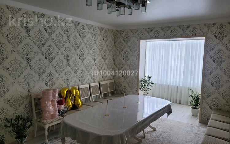 4-комнатная квартира · 115 м² · 3/3 этаж, Старый город, Карасай Батыра 18 за 25 млн ₸ в Актобе — фото 2