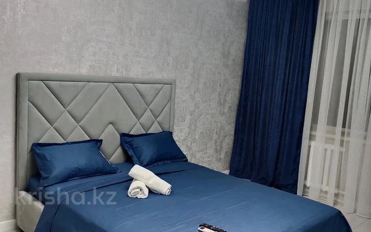 1-комнатная квартира · 40 м² · 3/9 этаж, мкр 8, Братьев Жубановых 291 за 10 000 ₸ в Актобе — фото 2