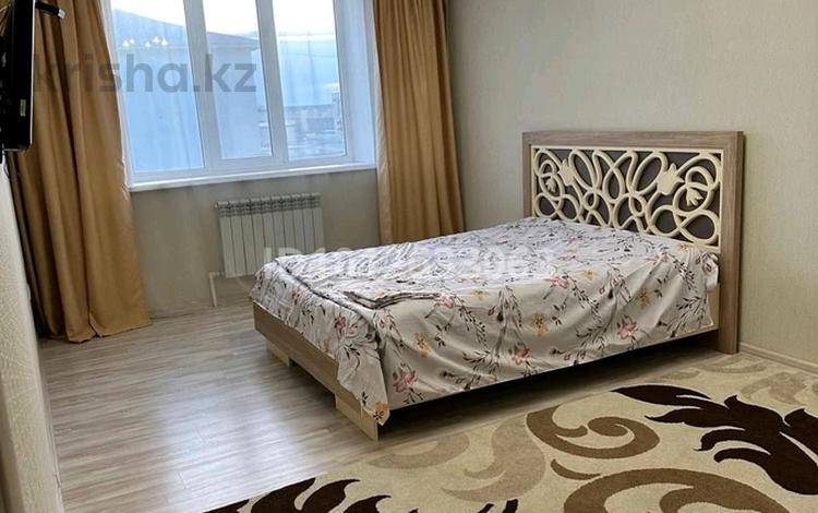 1-комнатная квартира · 45 м² · 5/9 этаж, мкр Нурсая, Таумуш Жумагалиев 15 за 185 000 ₸ в Атырау — фото 2