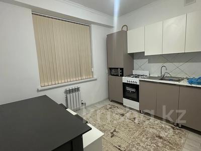 1-комнатная квартира, 52 м², 9/9 этаж помесячно, мкр Туран 13 б за 100 000 〒 в Шымкенте, Каратауский р-н